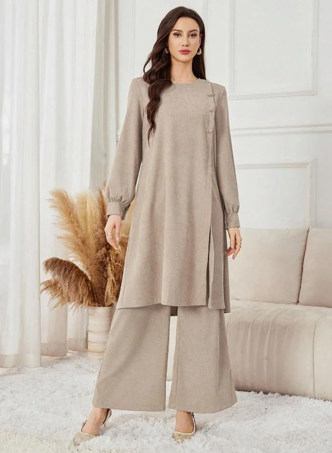 تايك تو طقم منسق من بلوزة طويلة وبنطال بأرجل واسعة